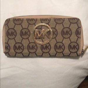 Michael Kors logo wallet